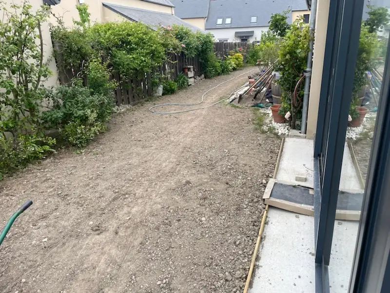 Pose de gazon en plaques – Pelouse de particulier – Avant